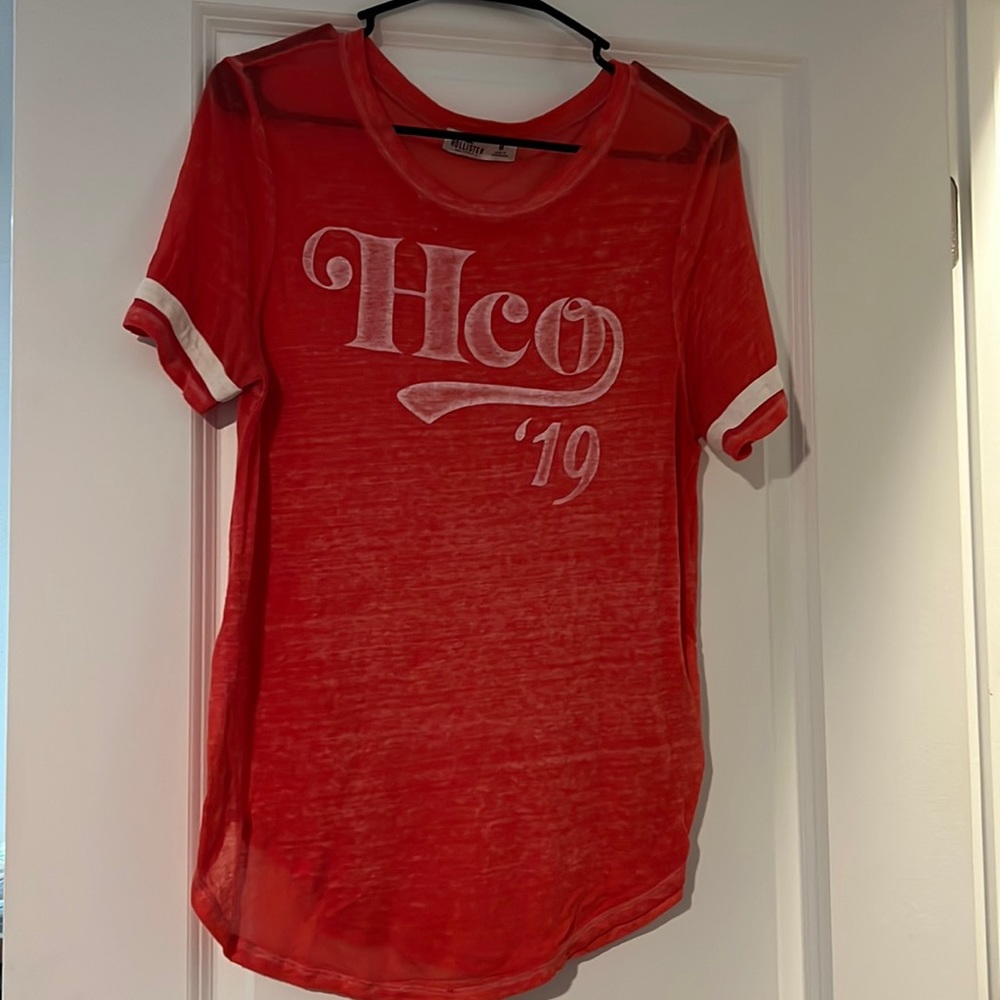 Coral Hollister tee size medium